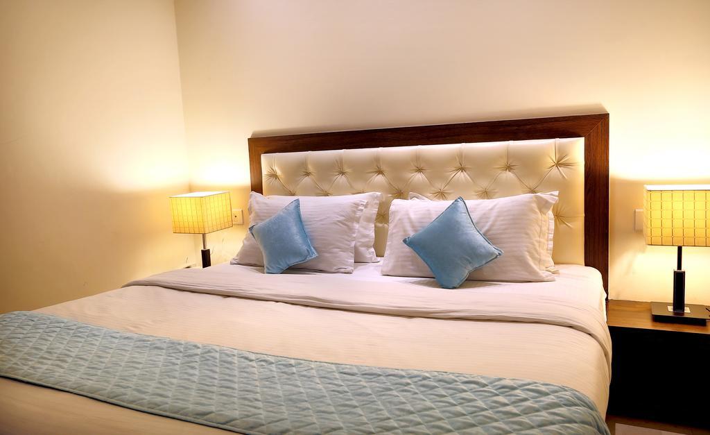 Hotel Rk Grande Ludhiana Buitenkant foto
