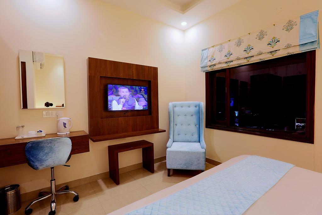 Hotel Rk Grande Ludhiana Buitenkant foto